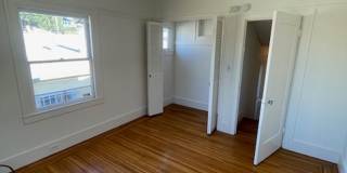 Great House in Oakland with a yard! 2 Beds, 1 Bath Gallery 41