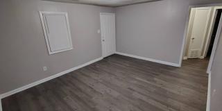 Newly Renovated 2 Bedroom / 1 Bathroom Home Available Now! Gallery 4