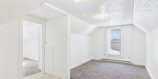 Downtown Charmer! 1st Month Free! Gallery 1