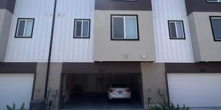 Beautiful Townhome in great location! Gallery 3