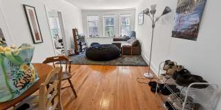 Bright and Sunny Updated 3-bed/1-bath near Loyola Gallery 6