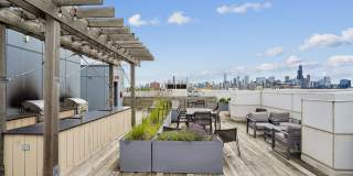 Luxe on Chicago Gallery 13