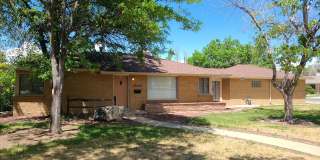 Charming 3BR House in Aurora Gallery 1