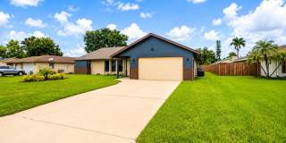 Seasonal/short term 3/2 pool home in Sarasota Gallery 1