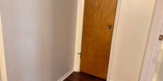 2 story updated townhouse In Rosemont 2/1 Gallery 11