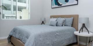 Downtown Ontario Luxury Apartments Gallery 52
