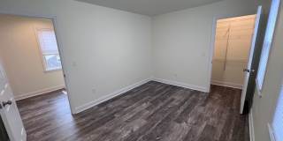 Updated 5BR 3bath house with off street parking! Gallery 21