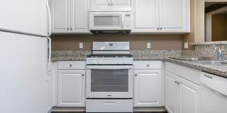 La Verne Village Luxury Apartment Homes Gallery 31