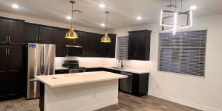 Charming 2BR  2 Full Bath 2 Covered Car Garage Condo in Phoenix near TSMC plant Gallery 21