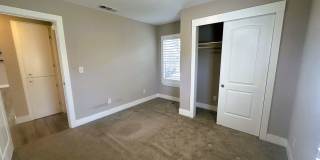 Beautiful 2-Bedroom Home with Large Backyard Beautiful 2-Bedroom Home with Large Backyard Gallery 12
