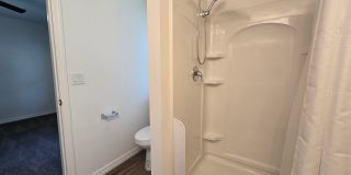Beautiful 2 bed/ 2 bath Townhome w/ Balcony, Garage & Community Pool Gallery 6