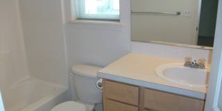Large Beautiful 4 Bedroom Home w/ Loft & Upstairs Laundry Room! Gallery 11