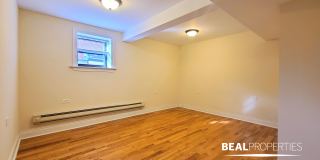 1127 W Oakdale Ave Gallery 1