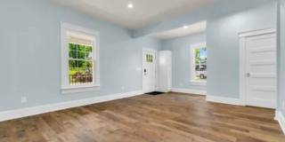 Gorgeous 3/2 Located 1 Block From Downtown Greenville! Gallery 7