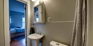 Beautiful two story unit with Victorian charm Gallery 14
