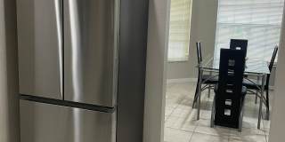 419 Southwest 4th Street Gallery 16