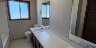 The Perfect House for Roommates, 6bdrms, 3.5 baths, 1.5 miles from Oregon Tech and Sky Lakes Medical Center Gallery 21