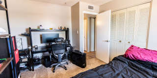 6 Bedroom 3.5 Bathroom Tri-Level Home In Tempe close to ASU Gallery 48