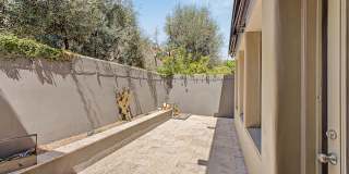 6711 East Camelback Road Gallery 15
