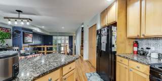 4915 W GUNNISON Street Gallery 13