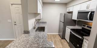 Avery Glen Luxury Apartments Gallery 8