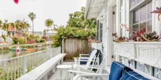 2323 Grand Canal Gallery 22