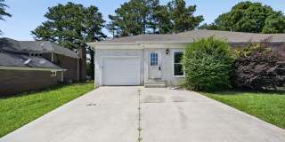 Newly Renovated 3BR Triplex in Conyers Gallery 1