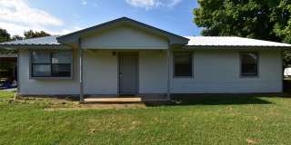 514 Pecan Street Gallery 1