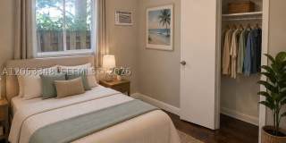 1008 N 18th Ct Gallery 6