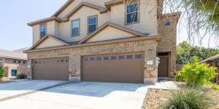 Nice 3 Bedroom Duplex in New Braunfels, TX! Gallery 1