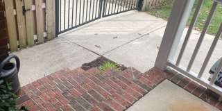 Spacious 4 Bedroom near Guilford College Gallery 34