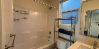 Fully Furnished - 9 Bed 3 Bath U-District Home! Gallery 11