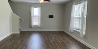 Like new home on cul-de-sac lot with 3 bedrooms, loft and 2.5 bathrooms! Gallery 9