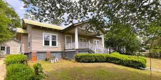 3/1 Hilltop Cottage with Fruit Trees in the Heart of Chattahoochee Gallery 1
