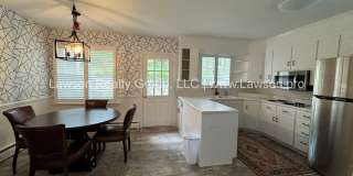 Spacious South Roanoke Home with Lawn Care Included Gallery 15