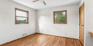 2 Bedroom in Westside School District Gallery 8
