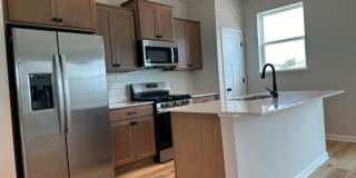 Rare Rogers 3 bed brand new town house for lease!!! Rare Rogers 3 bed brand new town house for lease!!! Gallery 7