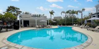 SD: Bright 2BD/2.5BA Townhome in Point Loma with Fireplace, Private Balcony & Tandem Garage Gallery 28
