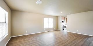 Recent remodeled! 4 bedroom, two living areas and loft! Gallery 11