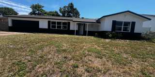 Charming 3-Bedroom Home with Spacious Layout & Attached Garage in the Heart of Daytona Beach Gallery 1