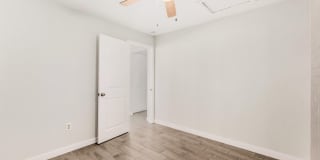 1321 N 48th Place Gallery 10