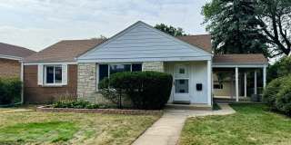 5221 Greenwood Street Gallery 1