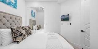 Fully Furnished Oceanfront Condo on Mission Beach Boardwalk Gallery 12