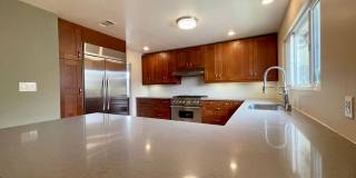 Updated and Spacious 4 Bedroom in Laguna Lake Gallery 8