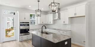 Charming 3BR Townhome in Midlothian Gallery 1