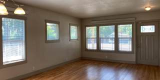 STUDENTS WELCOME! Charming 3 Bed 2 Bath Single Family Home in Old Town Gallery 7