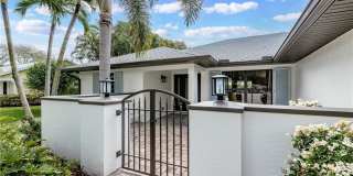 700 Holly Road Gallery 36