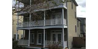 GORGEOUS 4 BEDROOM 3.5 BATH SINGLE FAMILY HOME 1.5 BLOCKS TO OCEAN!! Gallery 1
