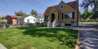 Quaint 4 Bedroom Bungalow Style Home With Spacious Backyard Gallery 1