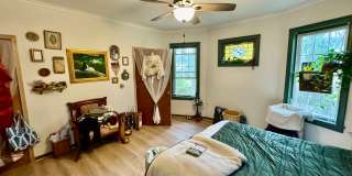 Newly renovated spacious 4 bedroom home in Sheraden - AVAILABLE OCTOBER! Gallery 21